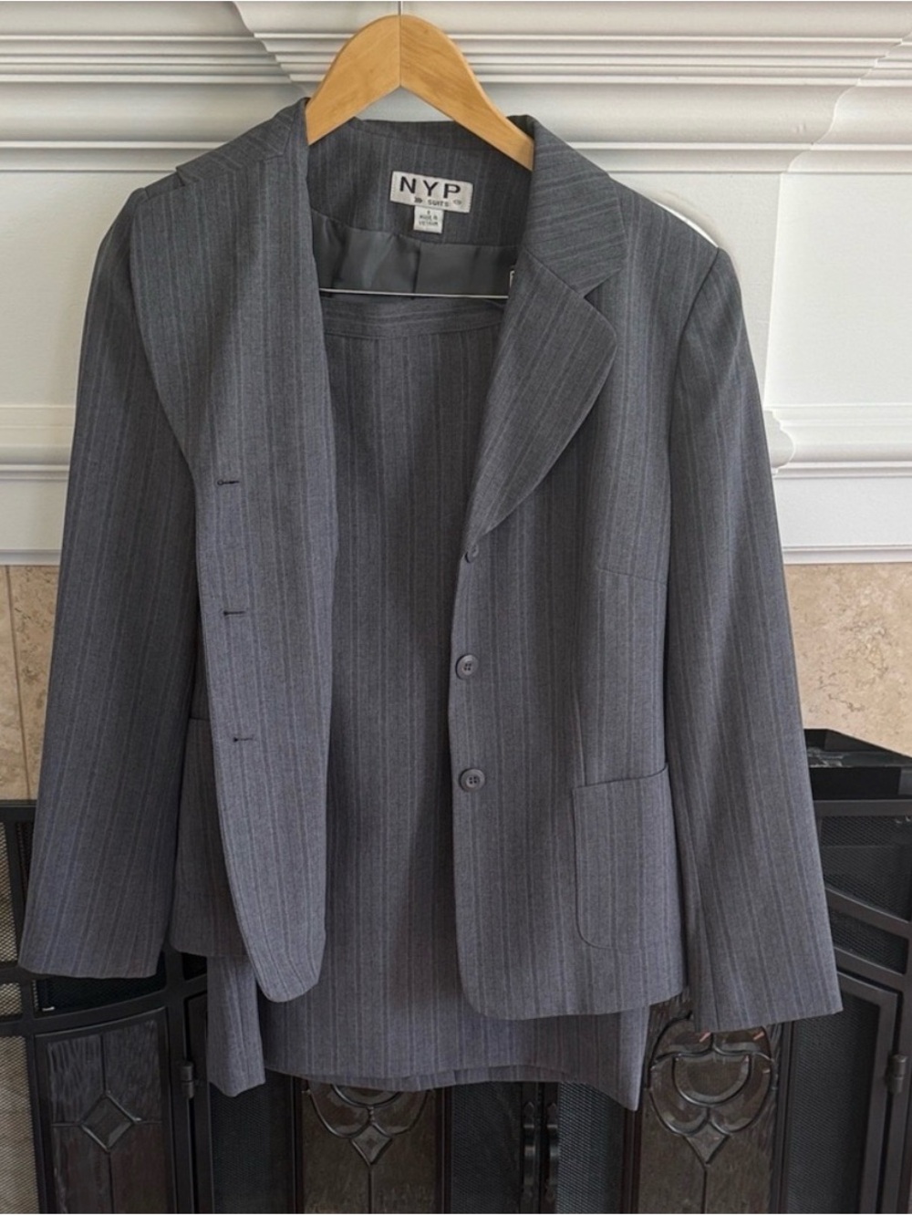 NYP New York & Company Gray Pinstripe Skirt Suit Women's Size 8 Career
